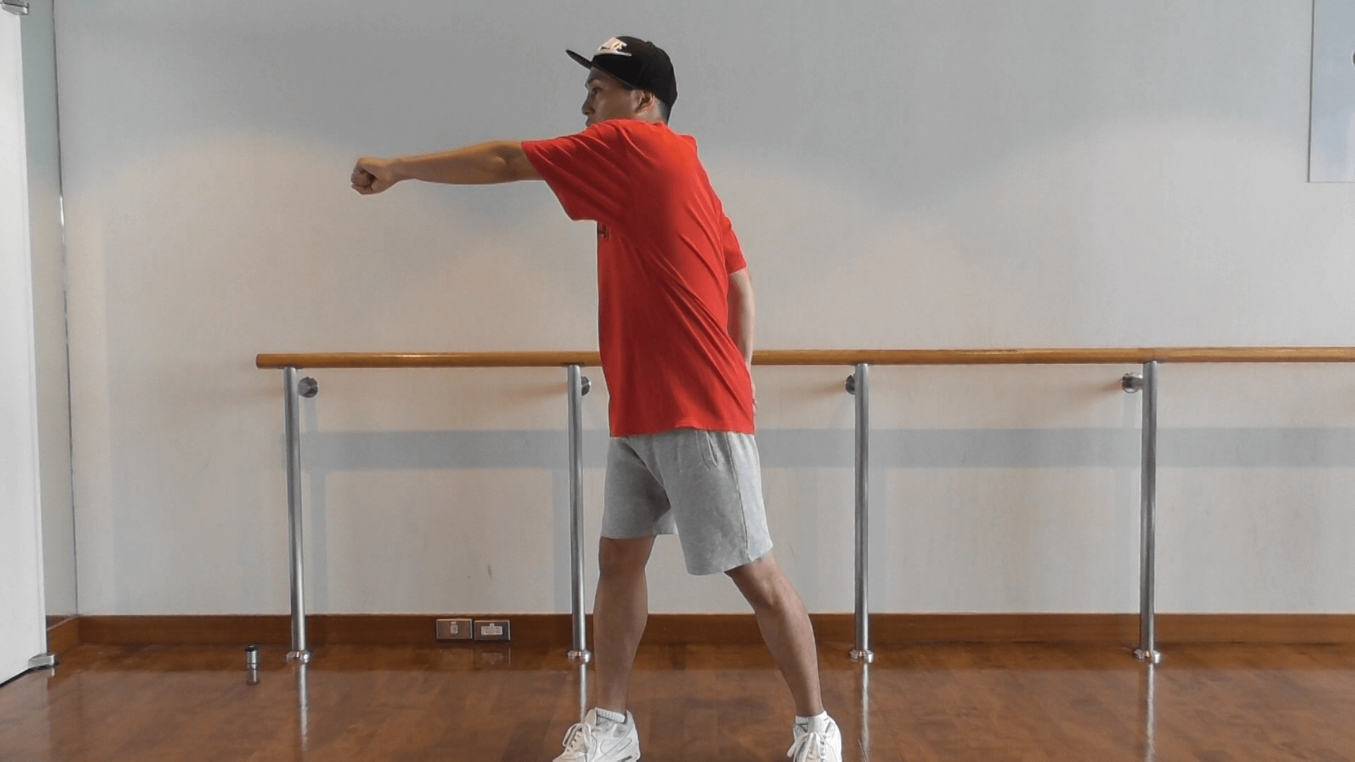 ビズマーキー】【HIPHOP基本ステップ】コツと練習方法はこれだ